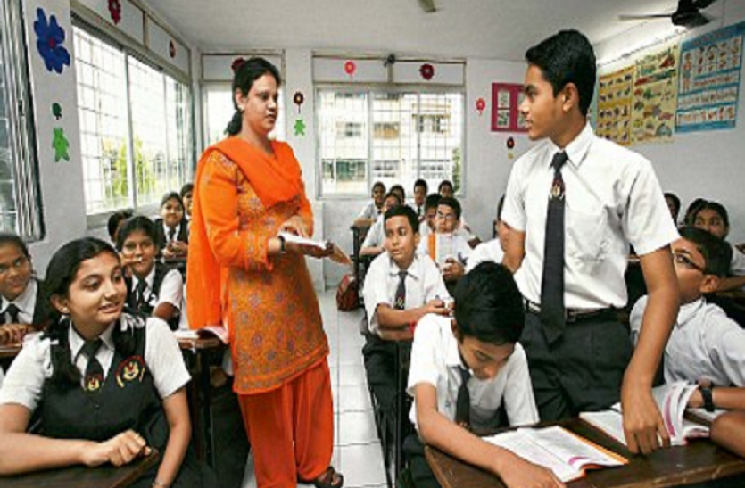 Maharashtra School Reopening: ग्रामीण क्षेत्रों में 8वीं से 12वीं तक के 5947 स्कूल खुले, पहले दिन पहुंचे 4,16,599 छात्र