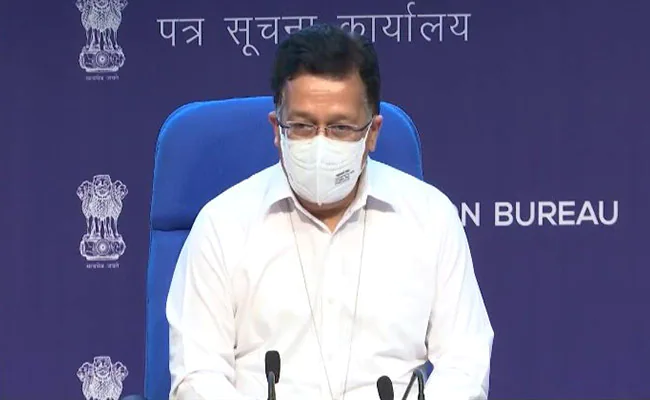 कोरोना के खतरे को लेकर सरकार ने चेताया, कहा- त्योहारी सीजन में एहतियात जरूरी