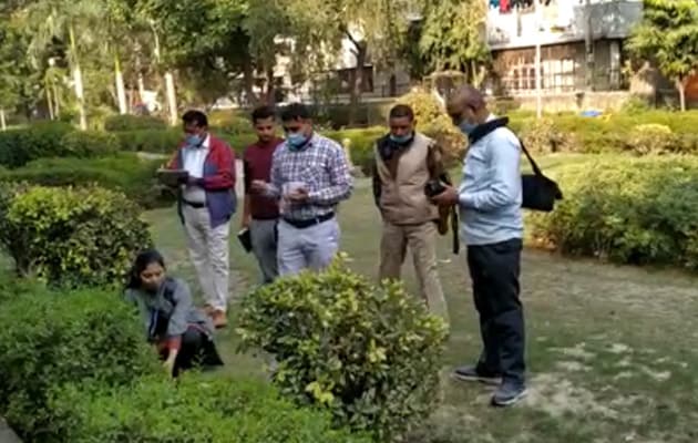 दिल्ली में स्कूल के बाहर छात्रों पर चाकुओं से हमला, अस्पताल में भर्ती कराया गया