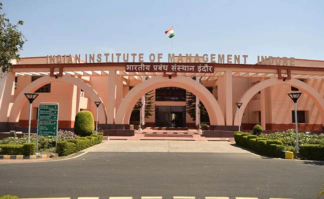 IIM इंदौर के स्टूडेंट को मिला 49 लाख रुपये का पैकेज, इस साल के प्लेसमेंट का सबसे बड़ा ऑफर