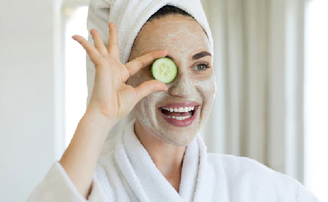 Cucumber Face Pack: गर्मियों में लगाएं खीरे से बने ये 4 फेस पैक, ताजगी से चमक उठेगा आपका चेहरा