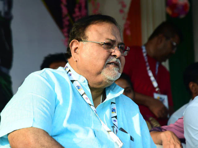 'पार्थ चटर्जी पूछताछ में सहयोग नहीं कर रहे हैं', ED ने ममता बनर्जी के पूर्व मंत्री पर लगाया आरोप