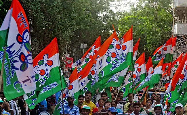 'विधायक और सांसद लुटेरे बन गए...' :  वायरल वीडियो में मंत्री की टिप्पणी पर TMC ने जारी किया कारण बताओ नोटिस