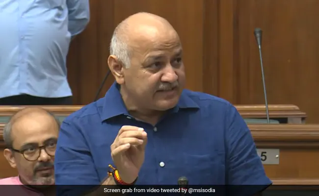 Exclusive: आरोपों पर बरसे मनीष सिसोदिया, कहा - बीजेपी तबेले बनाती है, हम शानदार स्कूल बनाते हैं