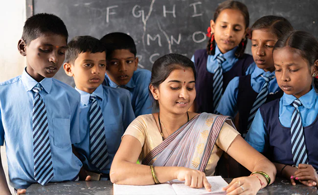 Teacher Recruitment 2022: प्राइमरी टीचर की निकली बंपर वैकेंसी, सैलरी, एज लिमिट सहित अन्य डिटेल्स देखें