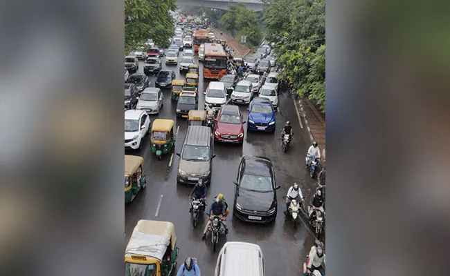 Weather Update: सोमवार तक दिल्ली-यूपी समेत इन राज्यों में होती रहेगी बारिश, पहाड़ी राज्यों में  IMD का अलर्ट