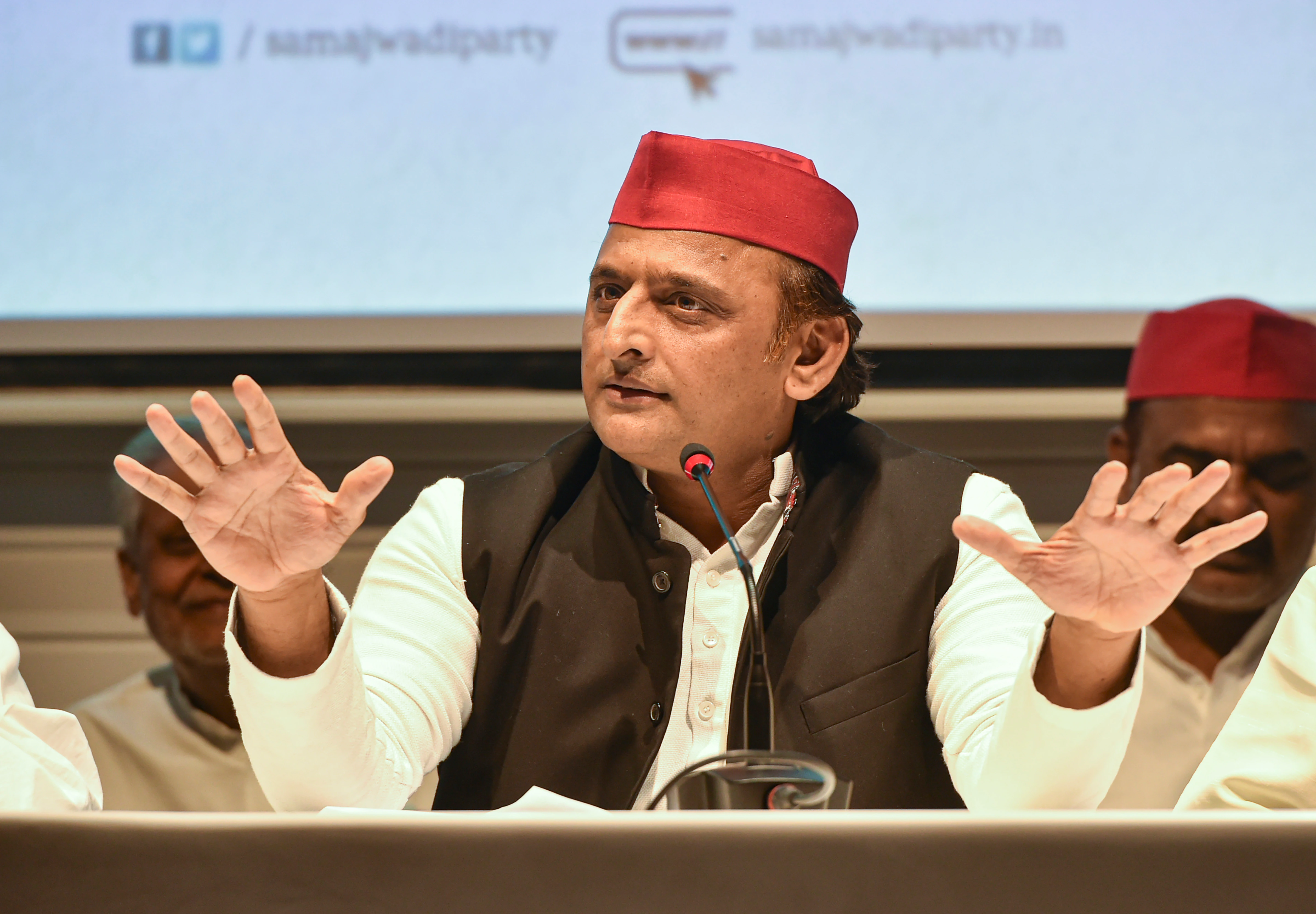 "सामाजिक सद्भाव खतरे में", अखिलेश यादव का बीजेपी पर बड़ा आरोप