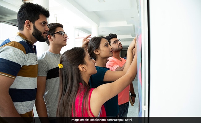 DU Admission 2022: दिल्ली यूनिवर्सिटी एडमिशन राउंड 2 के लिए बच गए खाली सीटों की लिस्ट जारी, देखें डिटेल्स