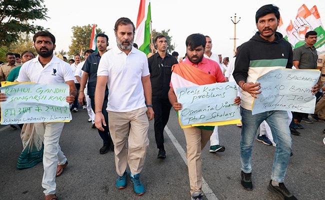 राहुल गांधी ने ‘भारत यात्रियों’ के साथ मोरबी पुल हादसे के पीड़ितों के लिए दो मिनट का रखा मौन