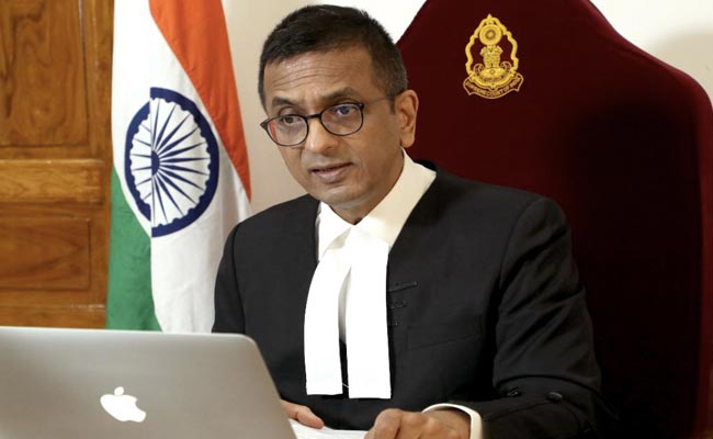 सुप्रीम कोर्ट में जस्टिस चंद्रचूड़ की पीठ ने तोड़ डाले सारे रिकॉर्ड, 10.40 घंटों में 75 केस की सुनवाई