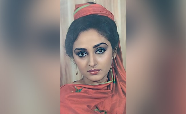 70-80 की सेंसेशन जया प्रदा का बदल गया है पूरा लुक, लेटेस्ट PHOTOS देख कर फैंस बोले-