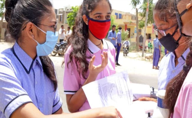 UP Board Exam 2023: यूपी बोर्ड की तैयारी करने वाले छात्रों के लिए खुशखबरी, बोर्ड ने जारी किया मॉडल पेपर