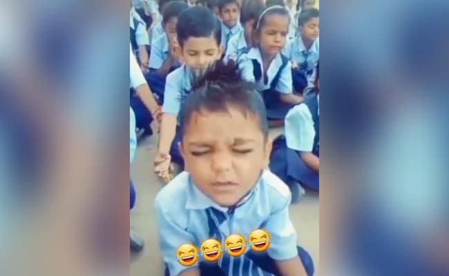 VIDEO: छोटे से बच्चे ने तुतलाती आवाज में पढ़ा गायत्री मंत्र, जोशीले अंदाज ने जीता यूजर्स का दिल