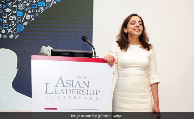 नेत्रहीन भारतीय-अमेरिकी प्रोफेसर पर जेंडर डिस्क्रिमिनेशन का आरोप, छात्रा ने दर्ज कराया मुकदमा
