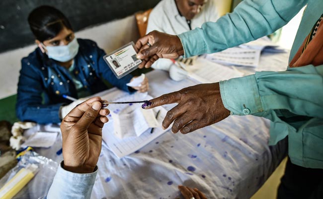 MCD Elections LIVE Updates : एमसीडी का बॉस कौन? सभी 250 वार्डों पर वोटिंग आज