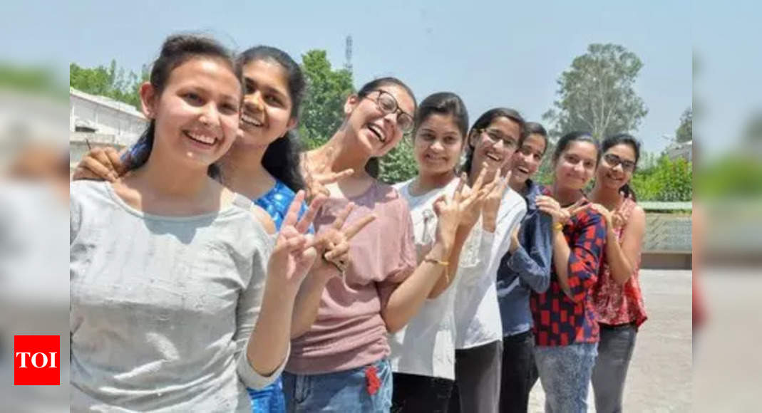 Bhavanites clinch top spots in Aryabhata Ganith Challenge 2022 - Times of India