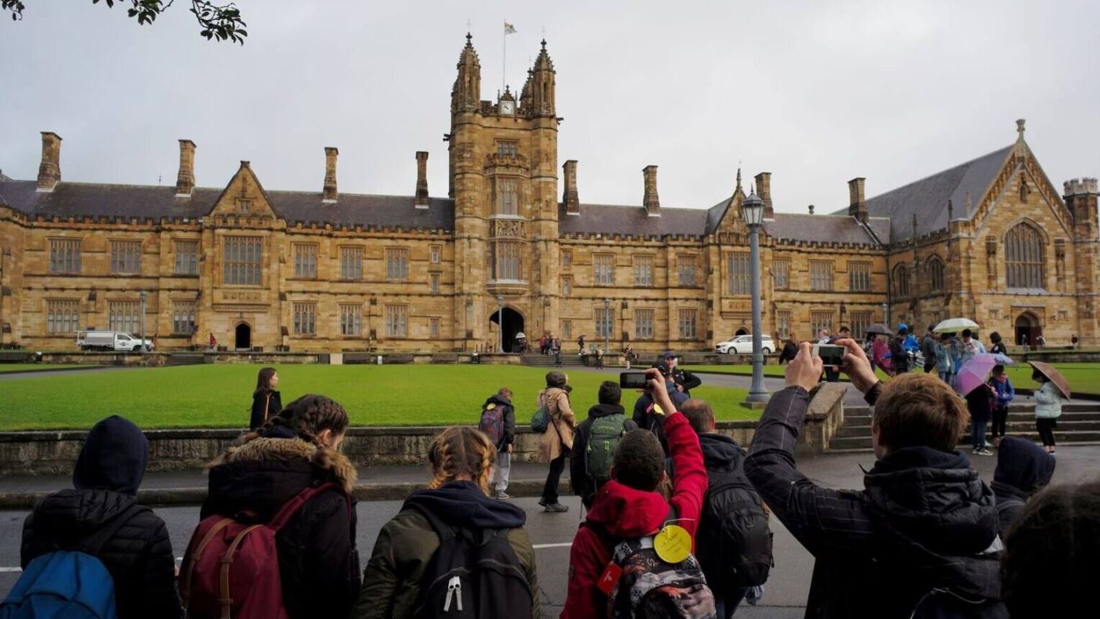 Australian government to crack down international student visa scams