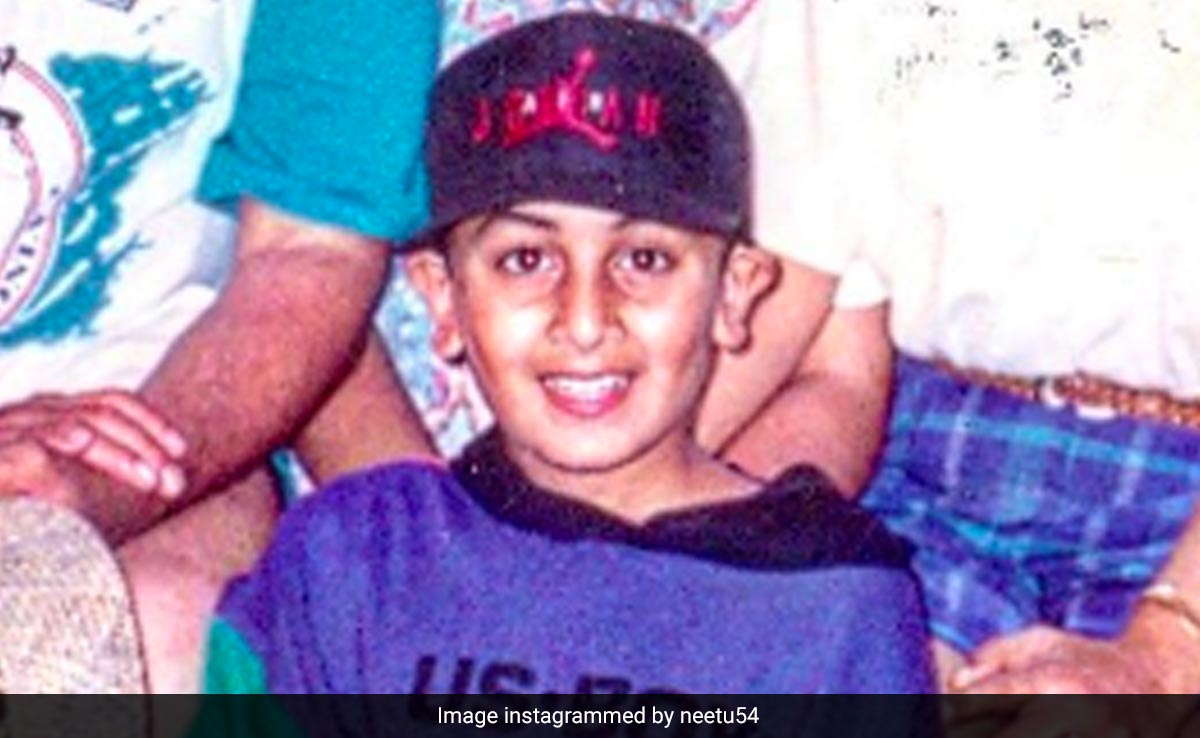 डेब्यू फिल्म थी फ्लॉप, साल में करता एक-दो फिल्म, फिर भी है 345 करोड़ सालाना इनकम, स्टारकिड को पहचाना क्या