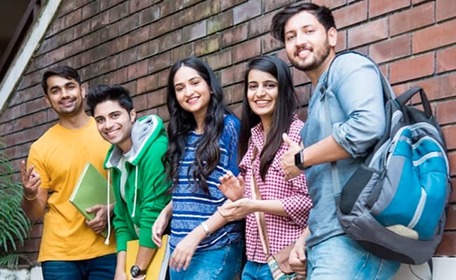 पिछले साल 1 लाख 40 हजार भारतीय स्टूडेंट को मिला अमेरिकी वीजा, US visa इंटरव्यू वेटिंग टाइमिंग भी हुई कम