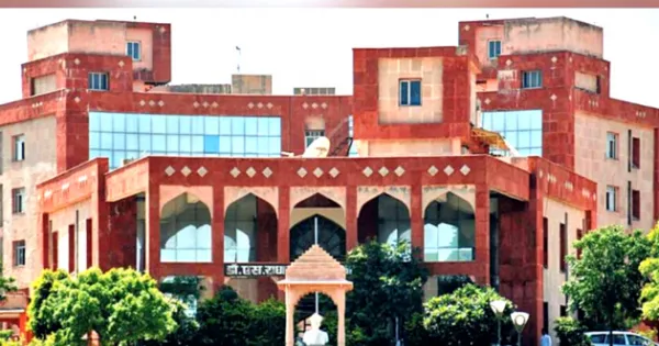 प्रदेश के सरकारी स्कूलों में अब पासबुक पर प्रतिबंध