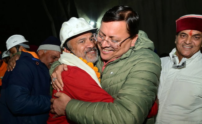 "मैं बड़ा हूं, आखिर में जाऊंगा...": रेस्क्यू किए गए टनल में फंसे मजदूर गब्बर सिंह के साहस भरे शब्द