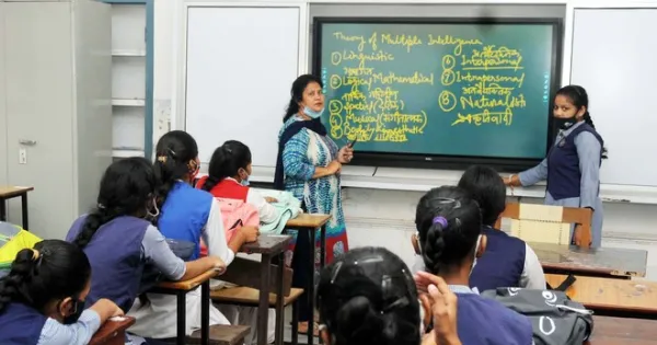 हाई टेक होने लगे सरकारी स्कूल