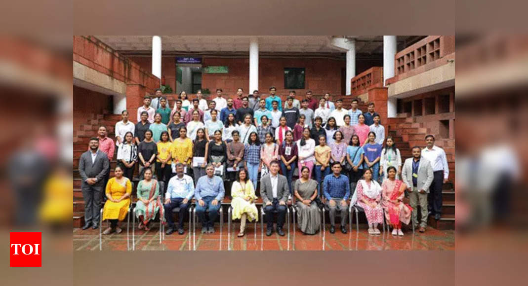 64 Indian students travel to Japan for the Sakura Science High School Programme - Times of India