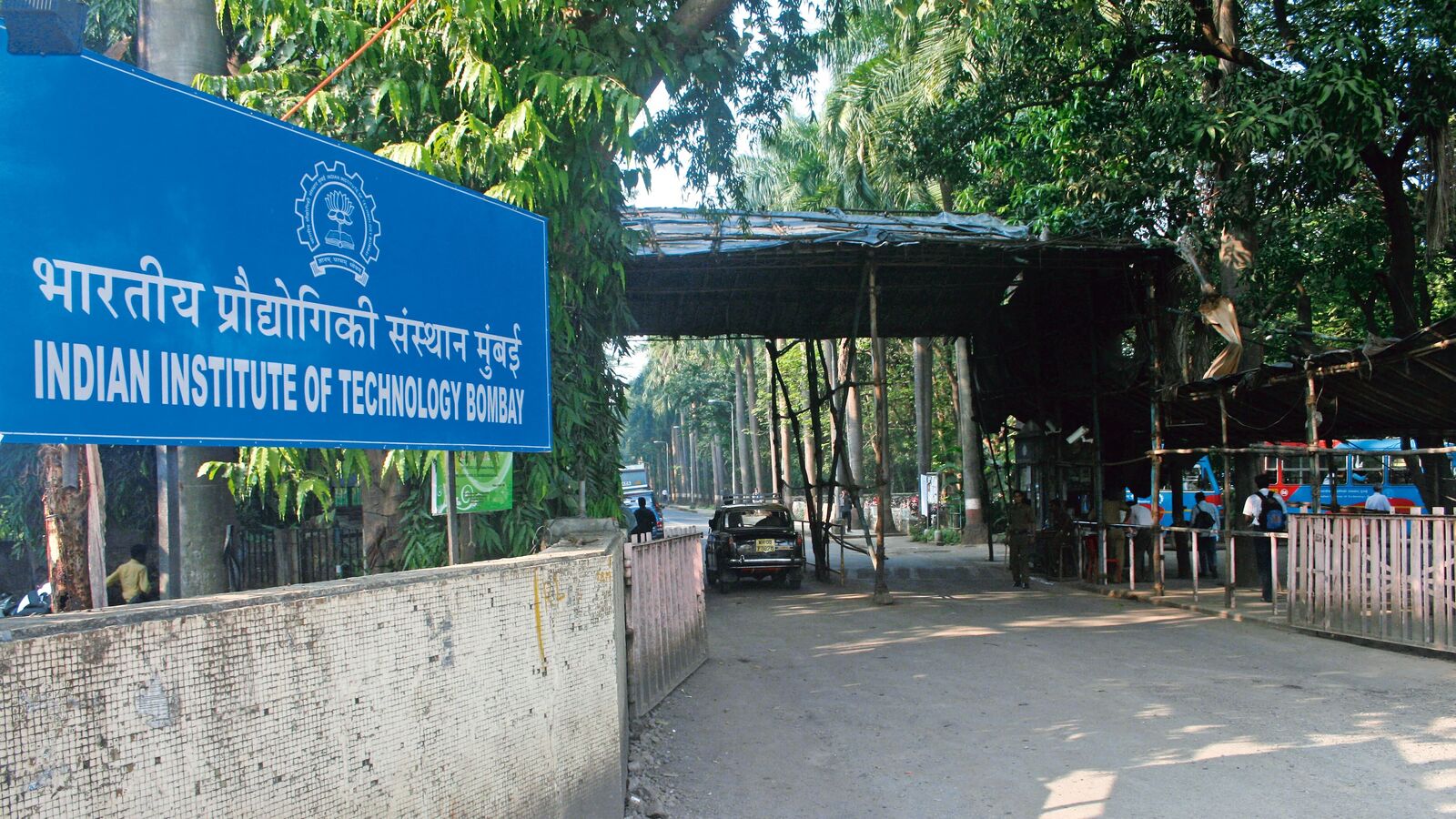 IIT Bombay’s 1998 batch donates  ₹57 cr to alma mater as part of silver jubilee reunion