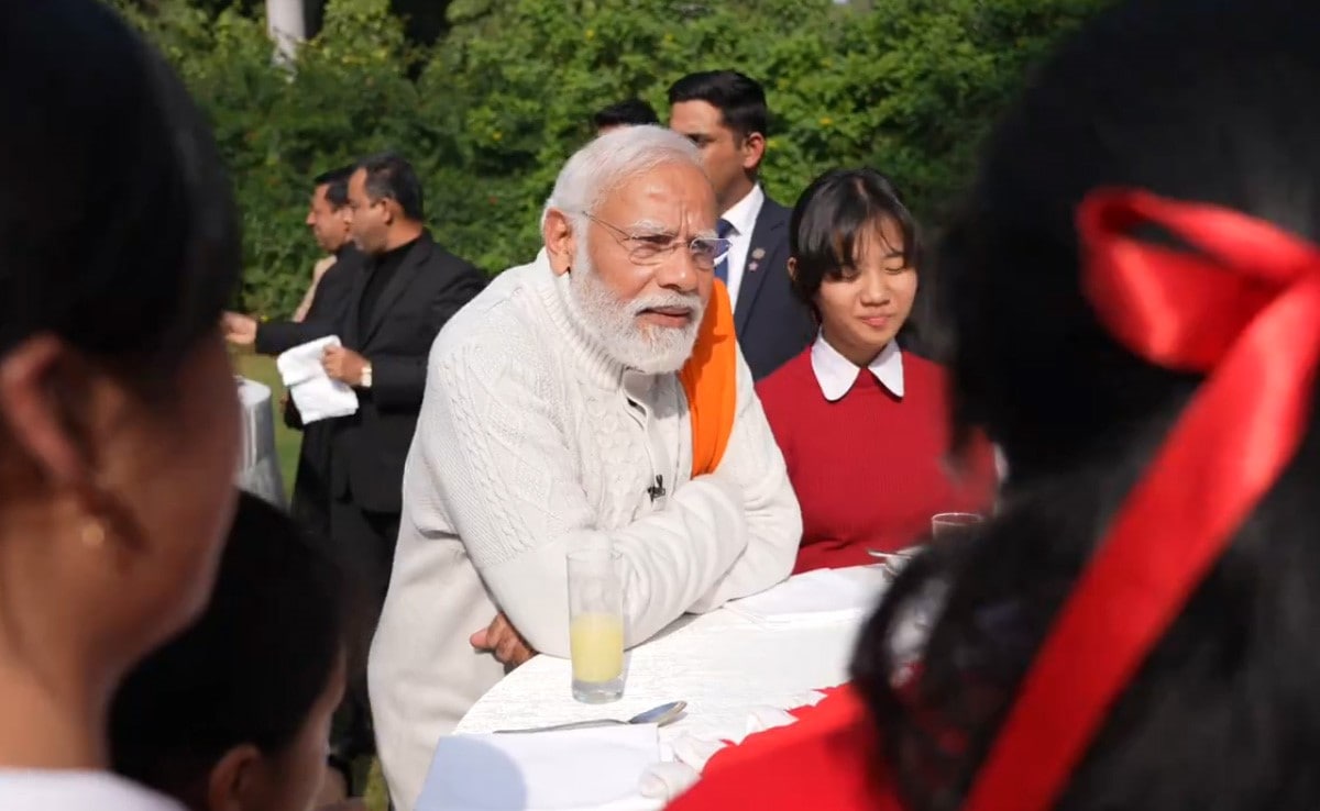 क्रिसमस के दिन प्रधानमंत्री आवास का भ्रमण करने वाली छात्राओं का वीडियो मोदी ने किया साझा