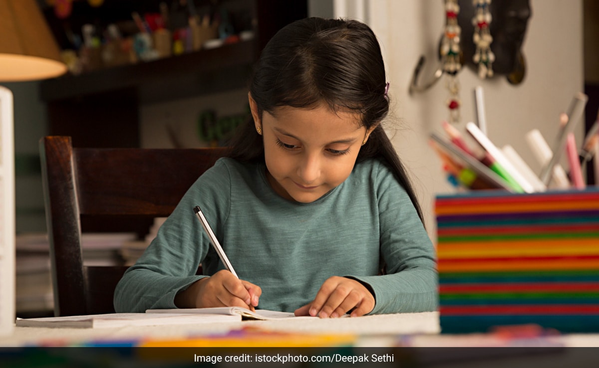 बच्चा फटाफट देगा सारे सवालों का जवाब, बस मम्मी-पापा को आज से अपनानी होगी यह खास बातें