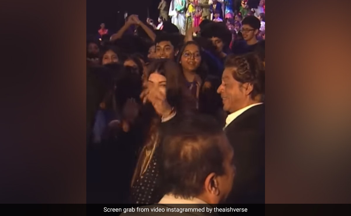 शाहरुख खान, अमिताभ बच्चन, अभिषेक-ऐश्वर्या ने किया दिवानगी दिवानगी गाने पर डांस, धीरूभाई अंबानी इंटरनेशनल स्कूल इवेंट का वीडियो वायरल