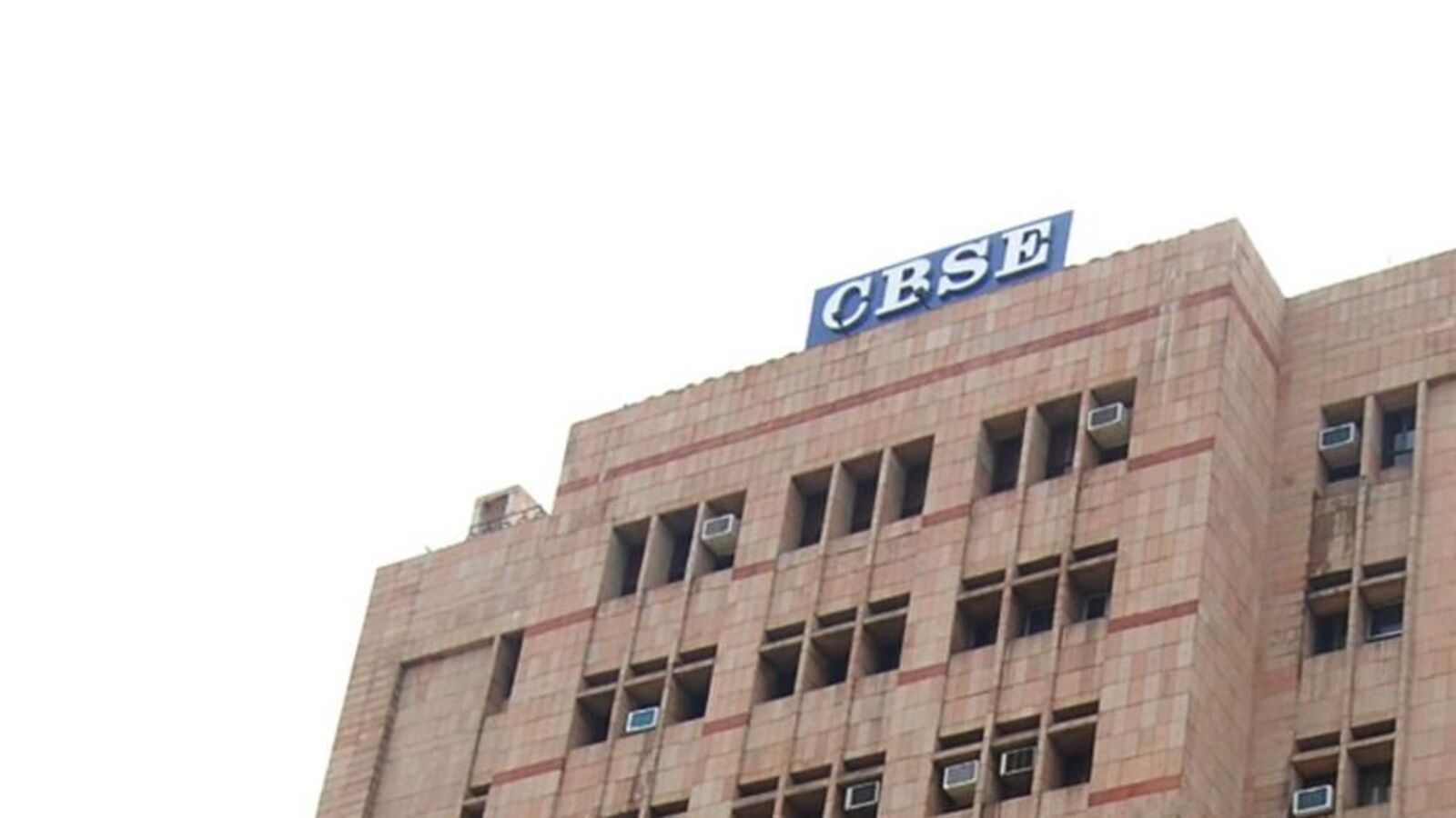CBSE proposes 3 languages, 7 other subjects in Class 10; 6 papers in Class 12