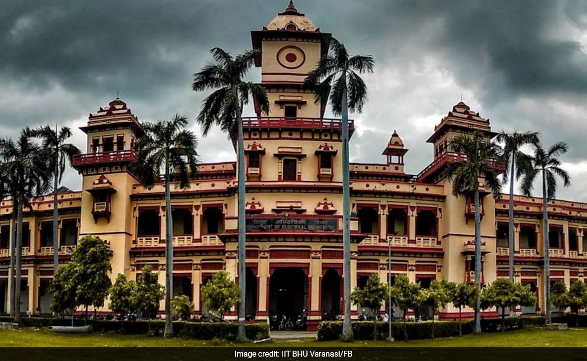 IIT BHU Placement: आईआईटी बीएचयू में चल रहे कैंपस प्लेसमेंट में छात्र को 1.68 करोड़ का ऑफर, 1,044 छात्रों को मिले जॉब ऑफर