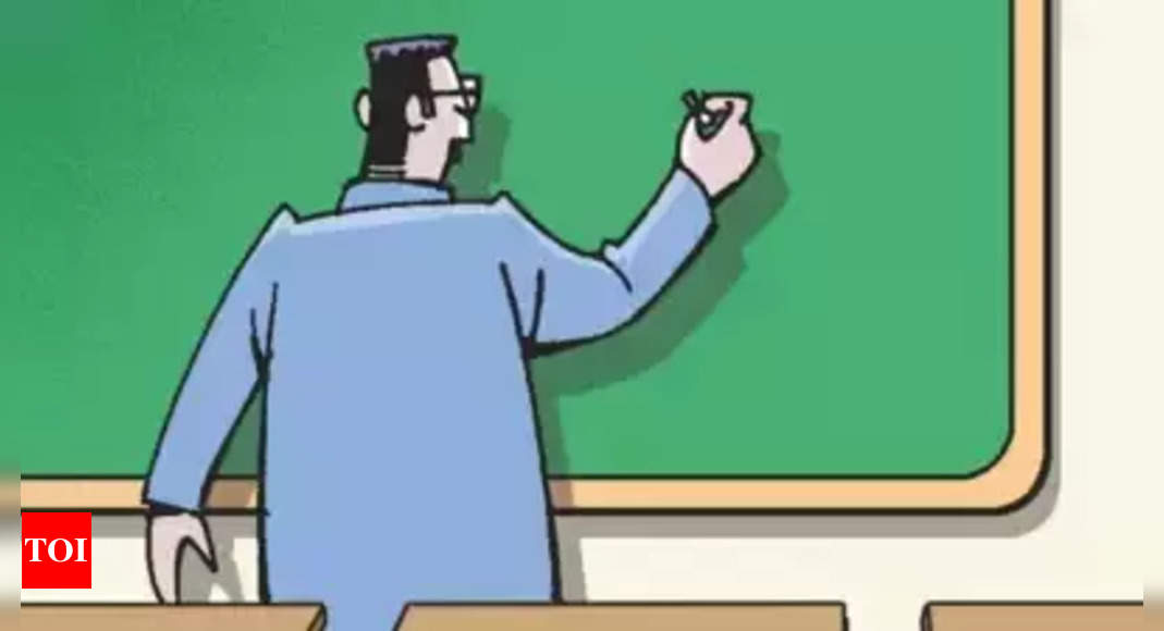 Maharashtra introduces dress code for school teachers; t-shirts, jeans not allowed - Times of India
