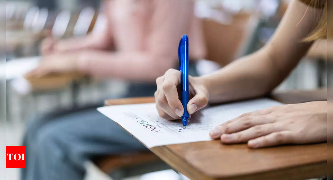 Over 44% seats of engineering courses remained vacant in Gujarat in 2023: Govt tells assembly | - Times of India