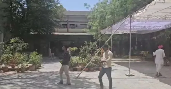 वोटिंग पर दिखा गर्मी का असर, कम संख्या में पहुंच रहे है मतदाता
