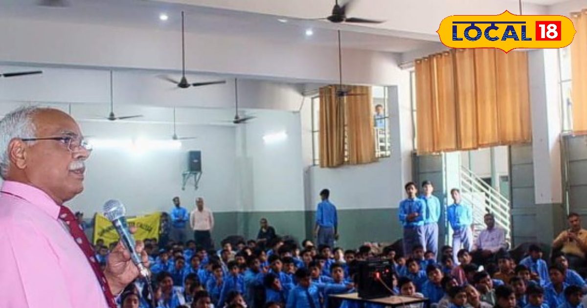 23 सालों से पढ़ा रहे सड़क सुरक्षा का पाठ, जर्मनी-जापान तक फेमस हैं ये डॉक्टर