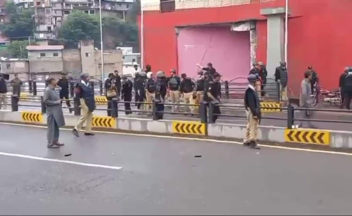 हक मांगा तो मिले आंसू, खुद को कश्मीरियों का हमदर्द बताने वाले पाकिस्तान का POK में असली चेहरा देखिए