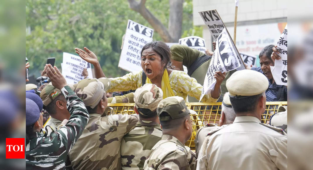 NEET Exam irregularities: Student protests intensify after UGC-NET exam cancellation, opposition attacks govt - Times of India