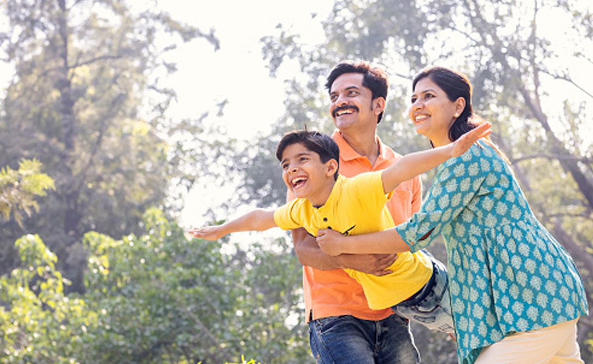 बिना डाटें-डपटे भी की जा सकती है बच्चे की परवरिश, इस तरह एक कामयाब इंसान बनेगा आपका बच्चा