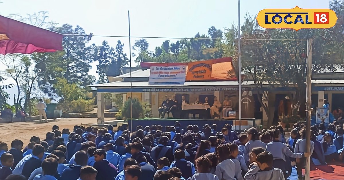 गजब! 21वीं सदी में बच्चों को विज्ञान की पढ़ाई नसीब नहीं, गांव छोड़ने को मजबूर