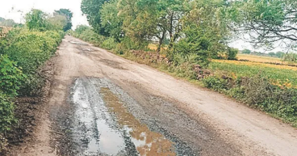 सड़कों के जख्मों पर कब लगेगा राहत का मरहम !