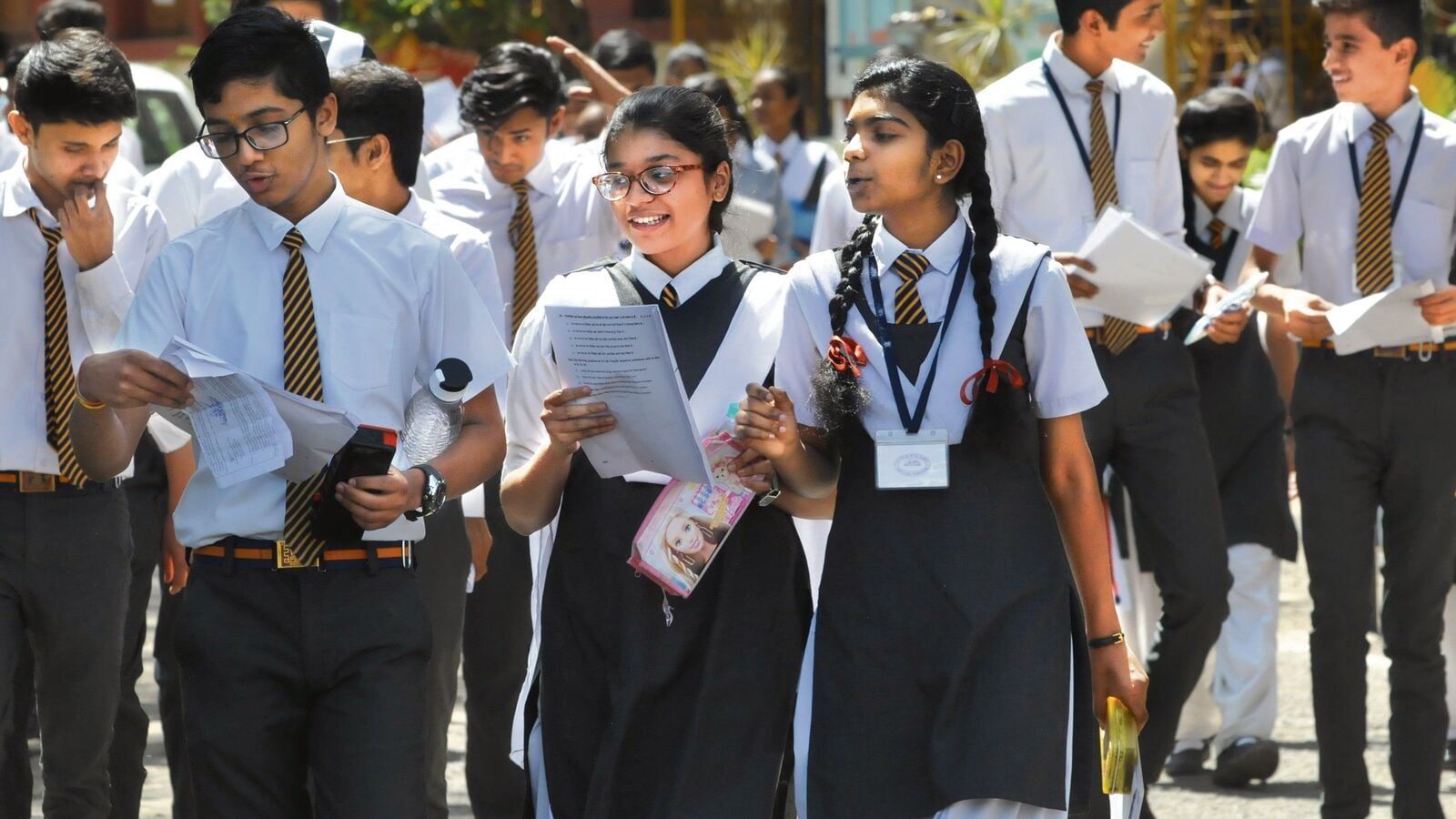 CBSE Board Exams 2025 FAQs: Key details on word limit, theory, practicals as Class 10, 12 exams begin on Feb 15 | Mint
