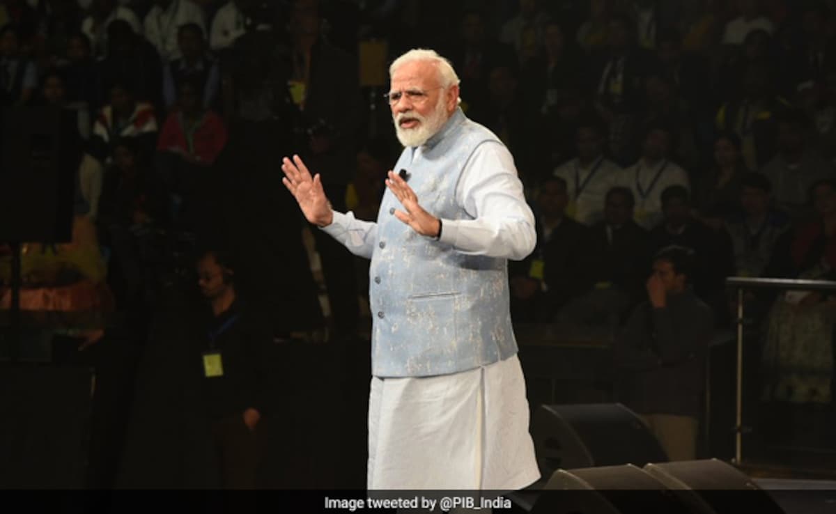 Pariksha Pe Charcha 2025: नई दिल्ली के सुंदर नर्सरी में प्रधानमंत्री मोदी की चली क्लास, मेडिटेशन, एग्जाम एंजाइटी पर दिएं गुरु मंत्र