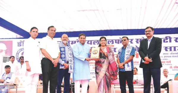 500 लोगों का एक लाख का नि:शुल्क दुर्घटना बीमा : डिप्टी सीएम बैरवा भी रहे मौजूद, डॉ. अम्बेडकर मेमोरियल वेलफेयर सोसायटी में हुआ कार्यक्रम 