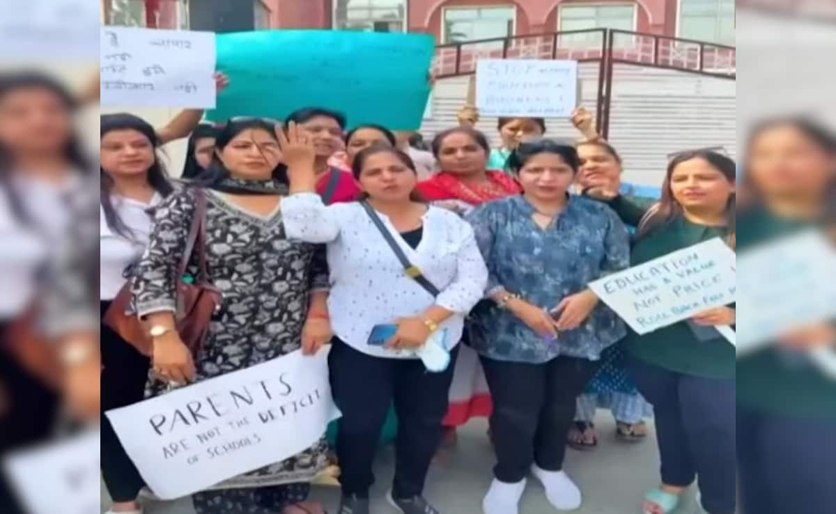 क्या EWS की फीस बाकि बच्चों से वसूल सकते हैं स्कूल? NDTV 'स्कूल फीस की फांस' मुहिम में एक्सपर्ट ने बताया