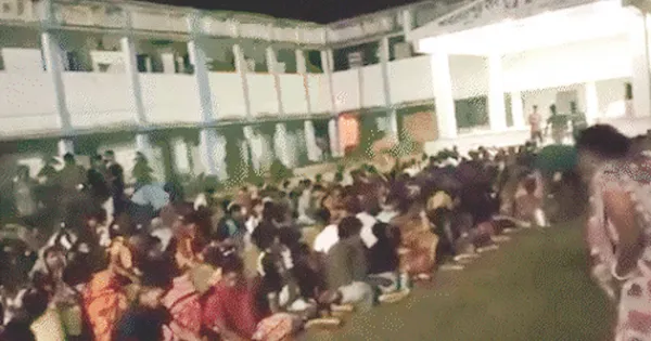 पश्चिमी बंगाल : डर के मारे सैकड़ों का पलायन प्रशासन की मदद से मालदा में ली शरण