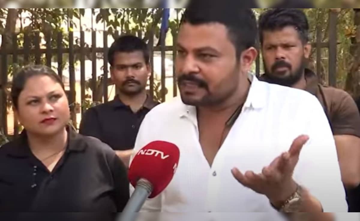 मुंबई : फेरीवालों से परेशान सोसायटी वालों ने तैनात किए बाउंसर्स, BMC पर खड़े किए सवाल