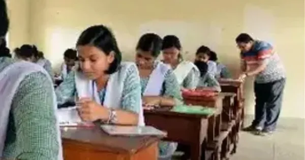 66 बोर्ड्स में लड़कियों ने मारी बाजी, लड़कों को पीछे छोड़ा