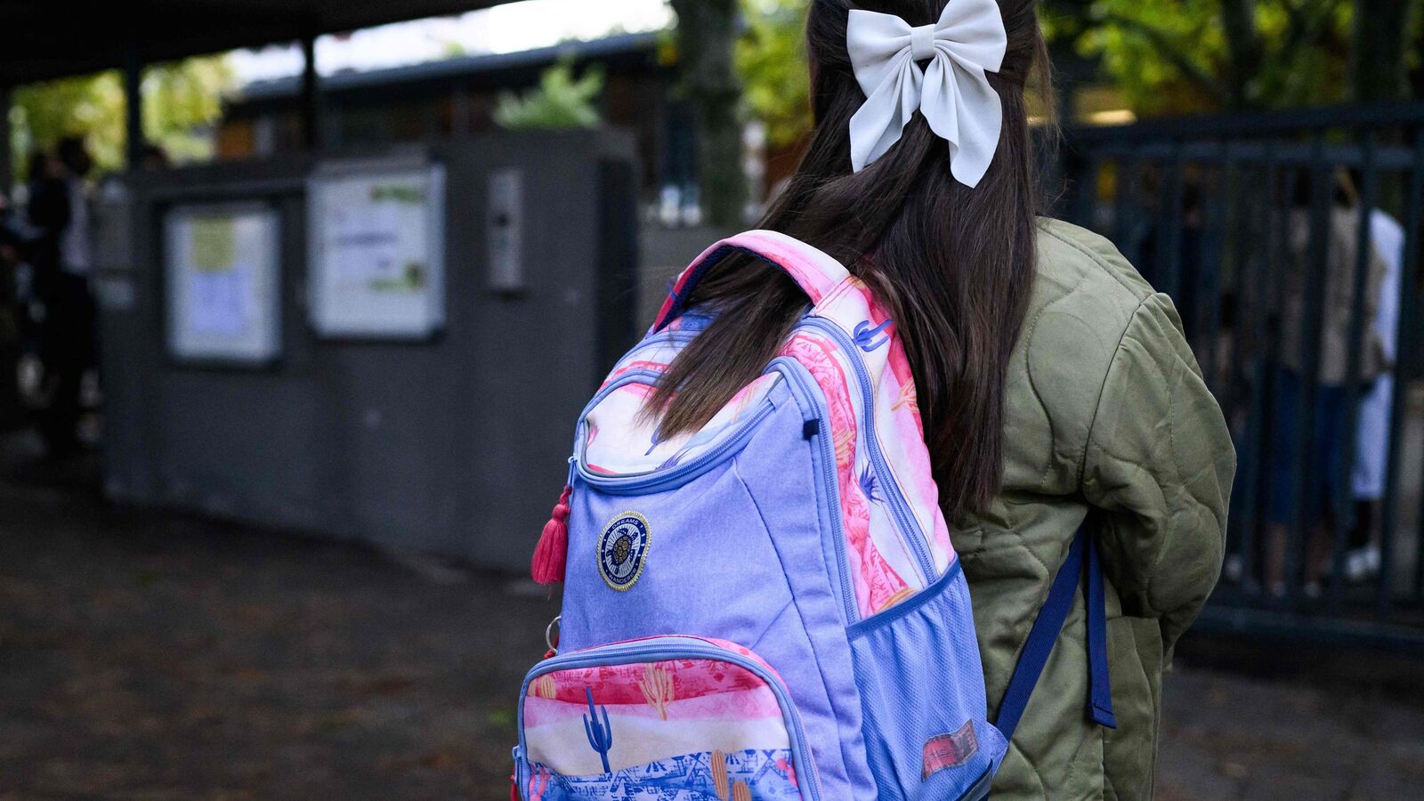 Schoolbags break Indian children's backs. Govt is reviewing design